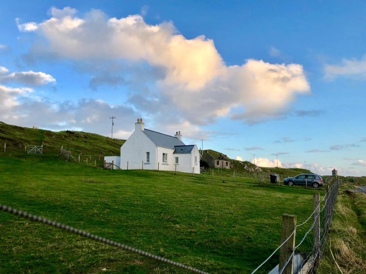 Harris White Cottage Rodel Buitenkant foto