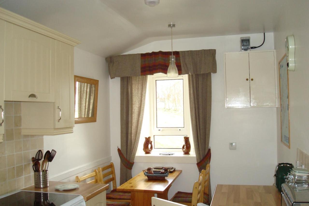 Harris White Cottage Rodel Buitenkant foto